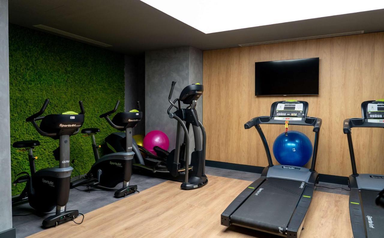 Radisson Blu Aurum Hotel, Braşov Exterior foto The gym at the hotel