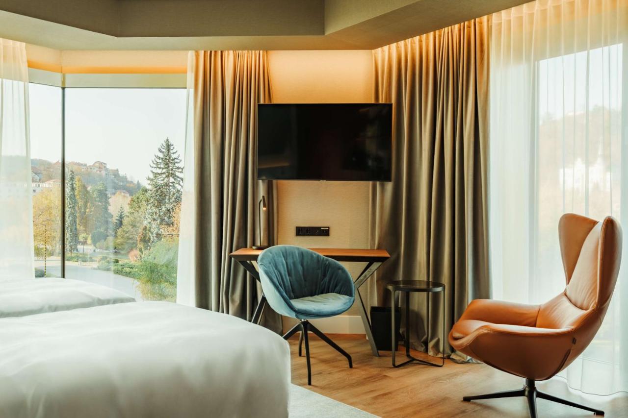 Radisson Blu Aurum Hotel, Braşov Exterior foto A room at the hotel