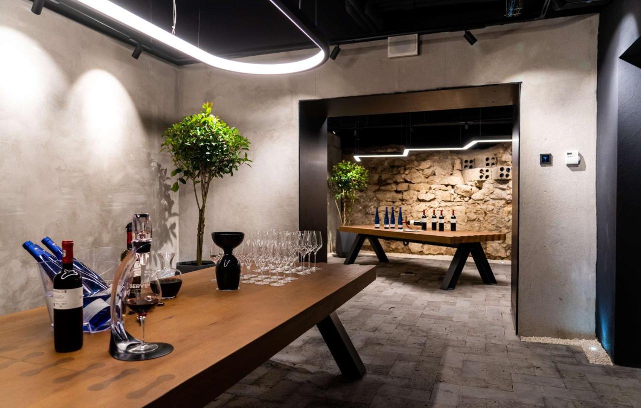Radisson Blu Aurum Hotel, Braşov Exterior foto Wine tasting room at the winery