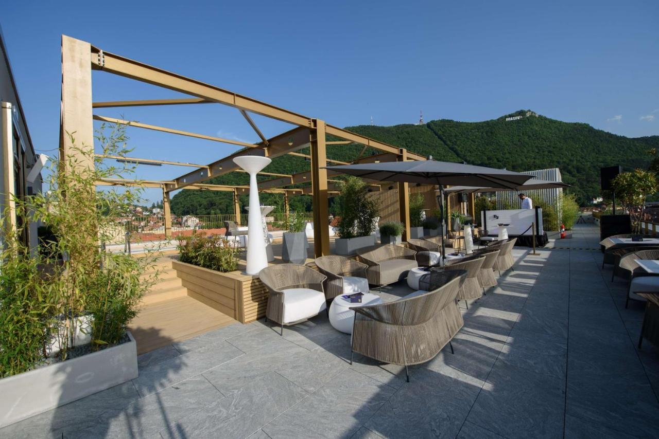 Radisson Blu Aurum Hotel, Braşov Exterior foto The Sky Bar