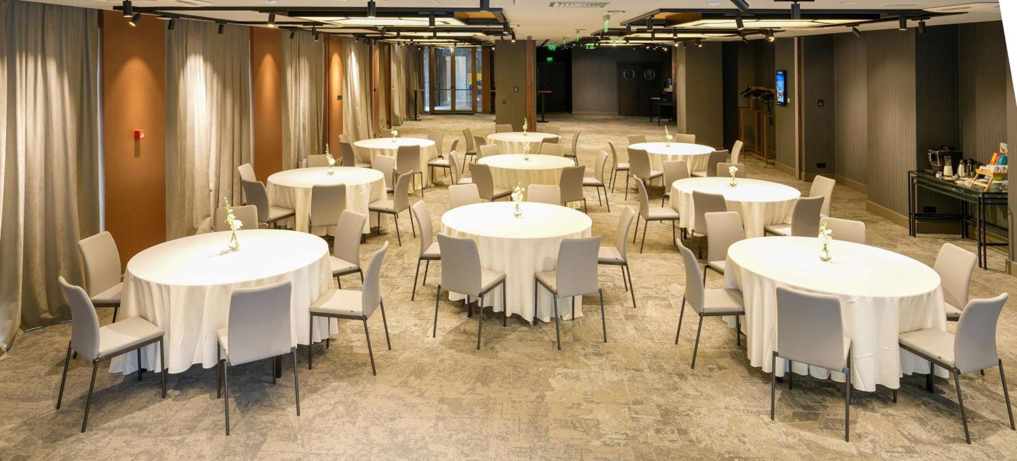 Radisson Blu Aurum Hotel, Braşov Exterior foto The main conference room